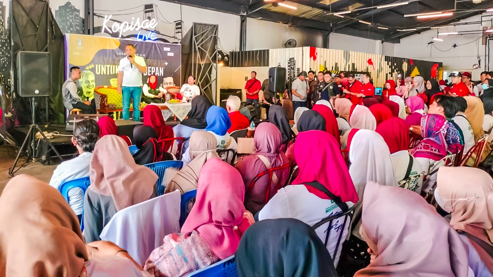 Eri Cahyadi, Puti, Agatha dan Sapto Bakar Semangat 700 Orang Wonocolo Menangkan Ganjar-Mahfud