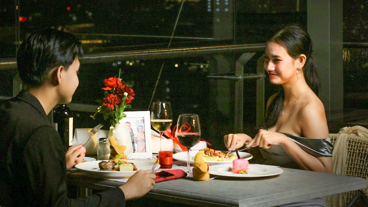 Hari Valentine, Java Paragon Hotel Tawarkan Dinner Romantis dengan View Kota Surabaya