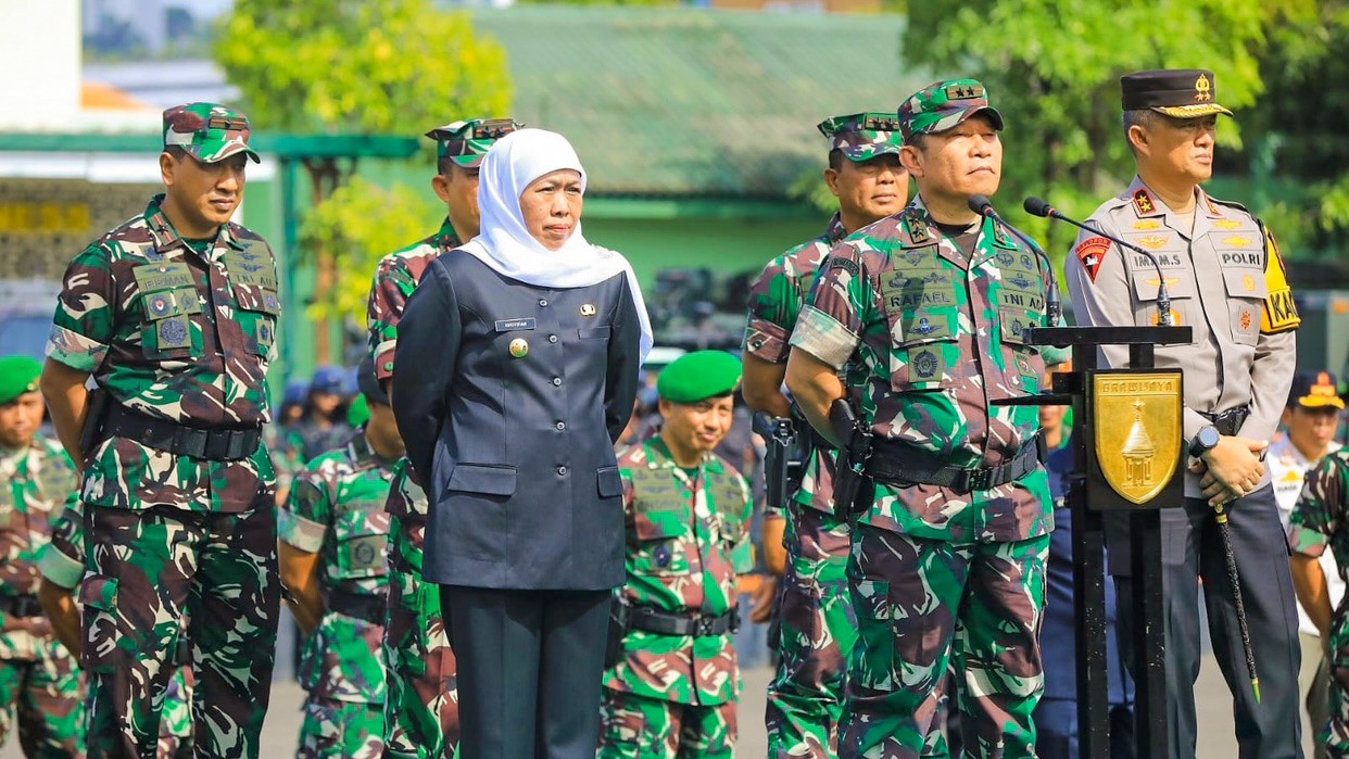 Apel Pasukan Pengamanan Pemilu, Khofifah Tekankan Pentingnya Sinergi Wujudkan Pemilu Damai