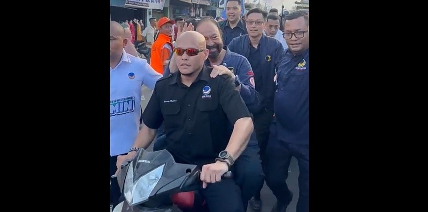 Ratusan Ribu Massa Padati Kampanye NasDem, Surya Paloh Naik Motor