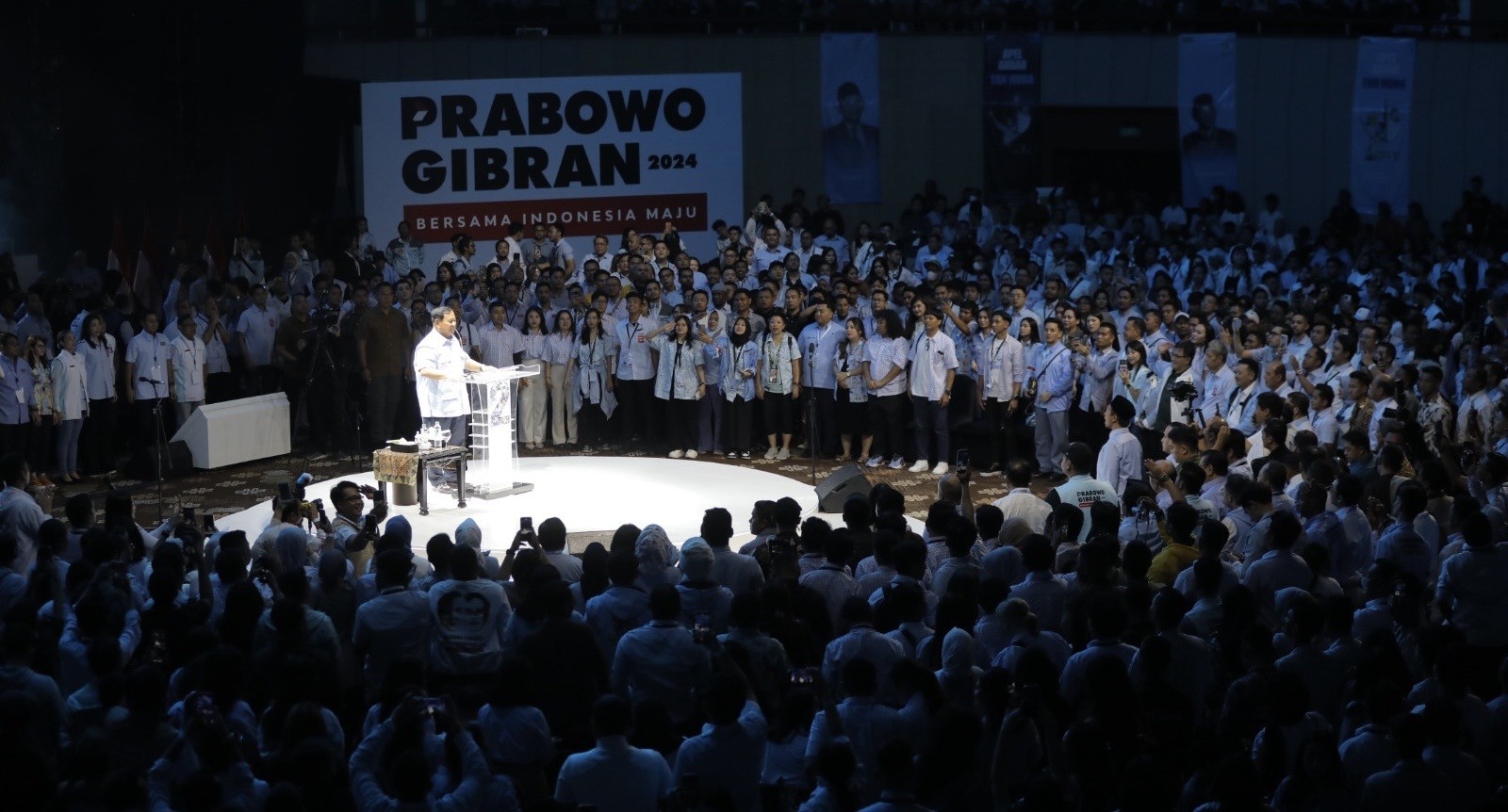 Hadiri Apel Akbar TKN Muda, Prabowo: Semua Pembaharuan di Negeri Ini Dipelopori Orang-orang Muda