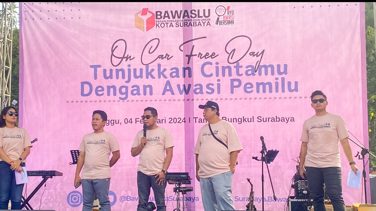 Bawaslu Surabaya on Car Free Day, Sosialisasikan Awasi Pemilu di Taman Bungkul