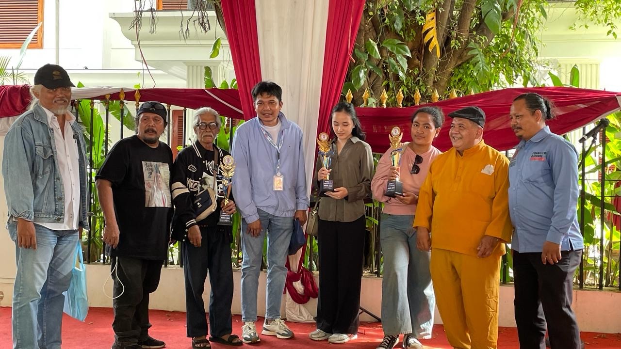 Gelar Lomba Baca Puisi, Relawan Cakra Satya 08 Harap Prabowo-Gibran Perhatikan Nasib Seniman