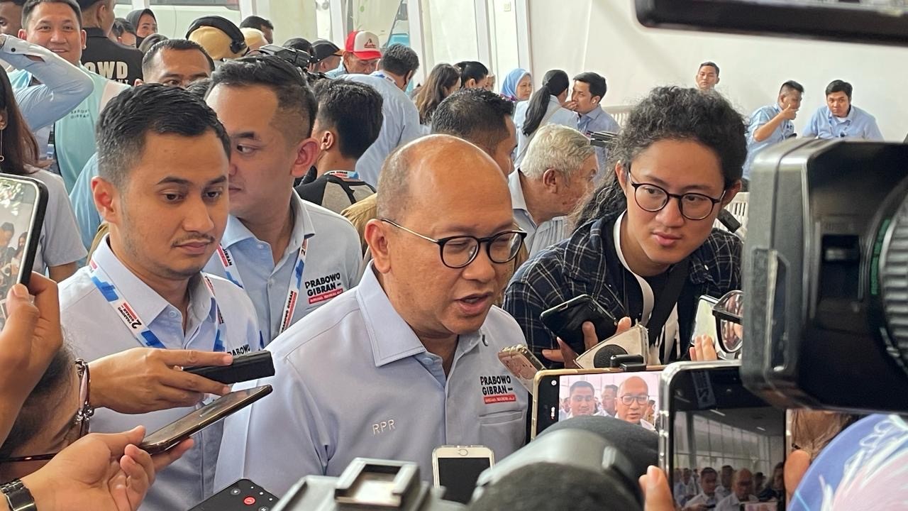 Massa Membludak Sejak Pagi, Jadwal Kampanye Akbar Prabowo-Gibran Dimajukan