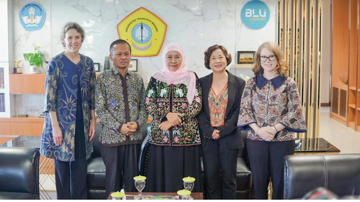 Khofifah Apresiasi Proyek UTM dengan RMIT & Newcastle University: Bermanfaat Atasi Soal Petani Garam