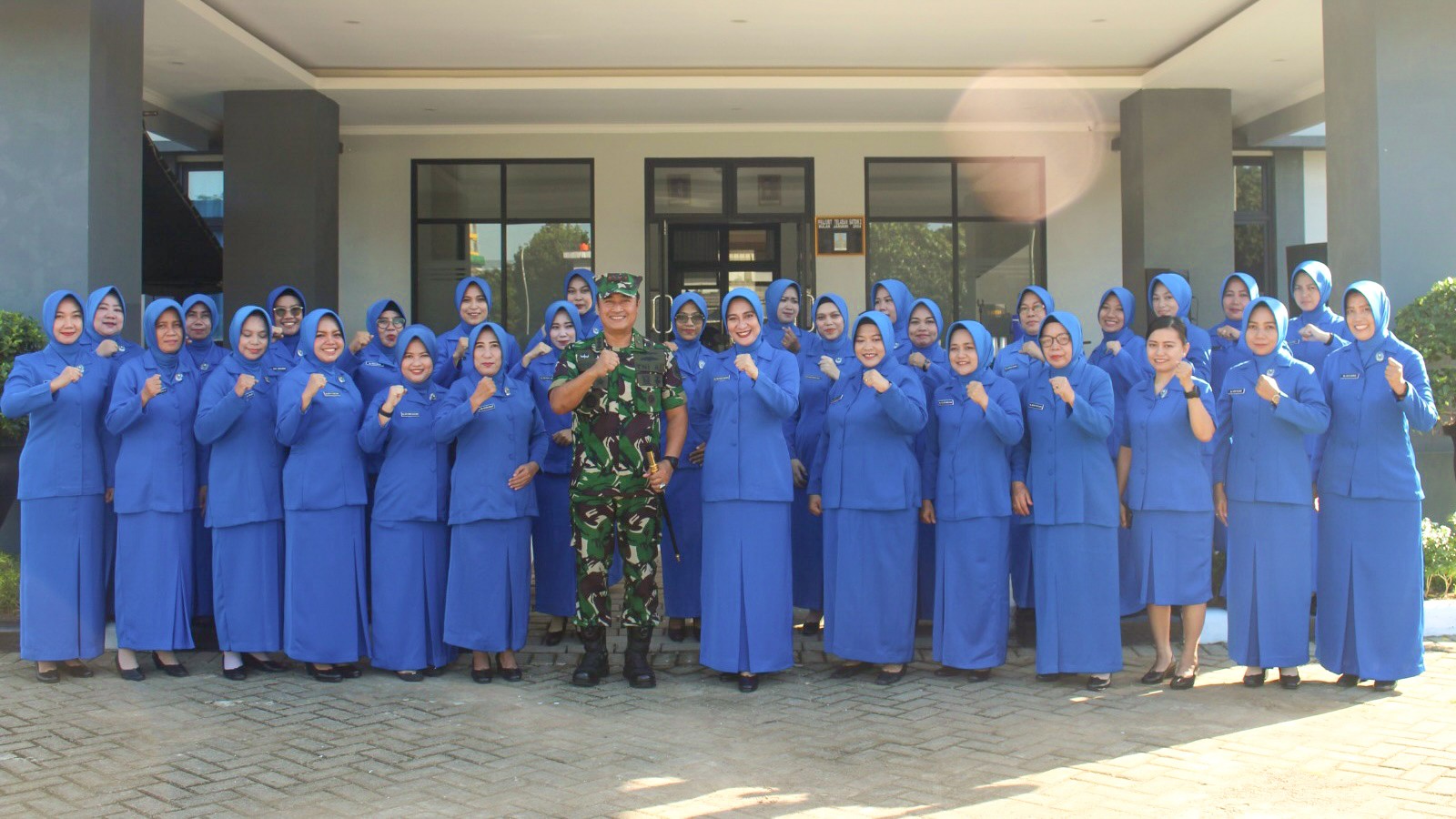 Dansatdik-2 Silaturahmi dan Tatap Muka dengan Jalasenastri Satdik-2 Kodiklatal