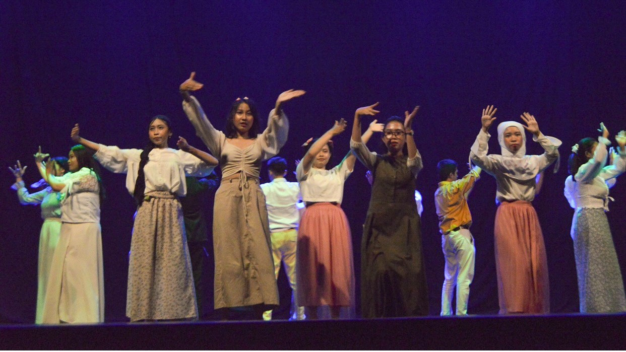 Kreativitas Tanpa Batas, Teater Labsforia SMA Labschool Unesa 1 Curi Perhatian Penonton