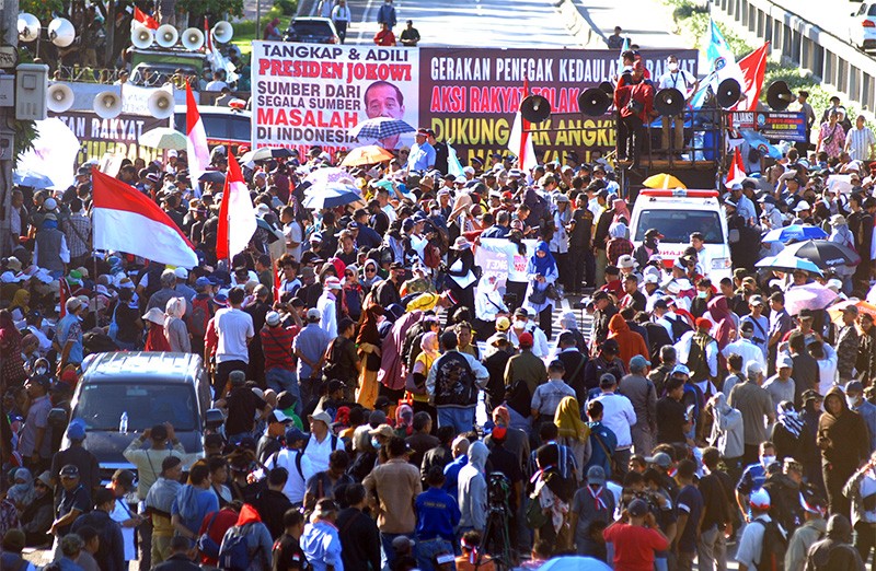 DEmo Desak DPR Gulirkan Hak Angket