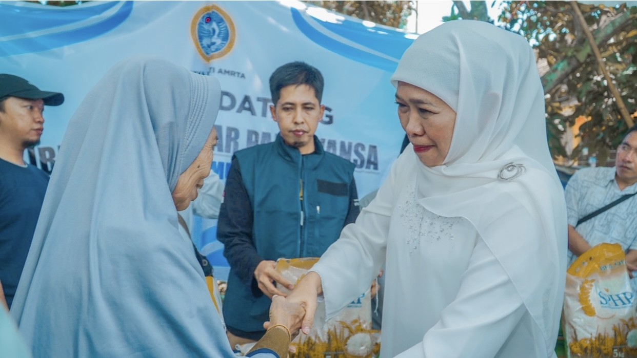 Khofifah Gelar Pasar Murah di Lumajang, Tingkatkan Daya Beli Masyarakat pada Bulan Ramadan