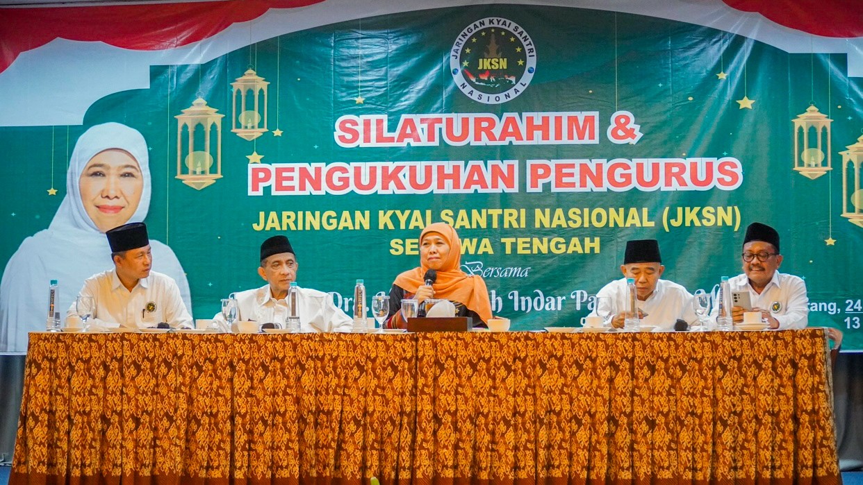 Khofifah Kukuhkan Pengurus JKSN se-Jateng, Kuatkan Ukhuwah Wathaniyah Jaga Kesatuan Bangsa