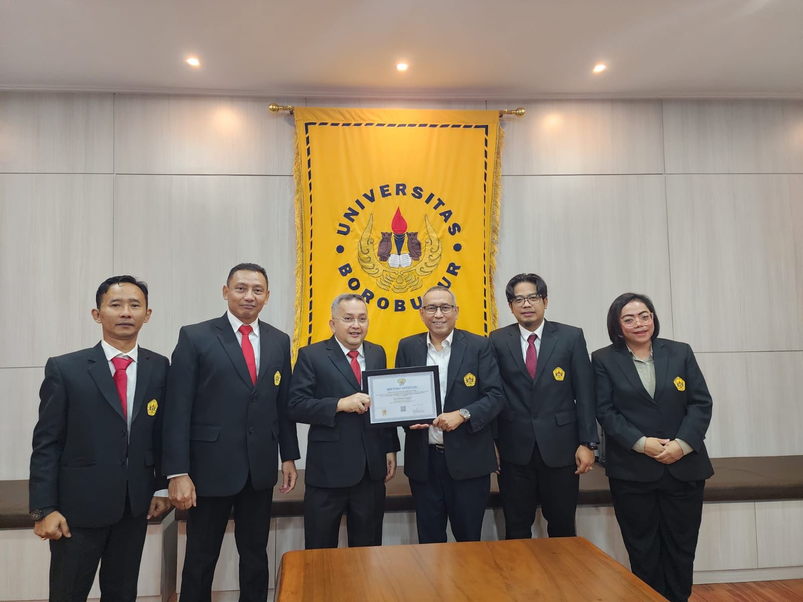 Anggota DPR RI Trimedya Panjaitan Apresiasi Doktor Ilmu Hukum Universitas Borobudur Terakreditasi Unggul