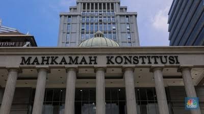 Politikus Golkar Nilai Gugatan Kubu 01 dan 03 di MK Tidak Masuk Akal
