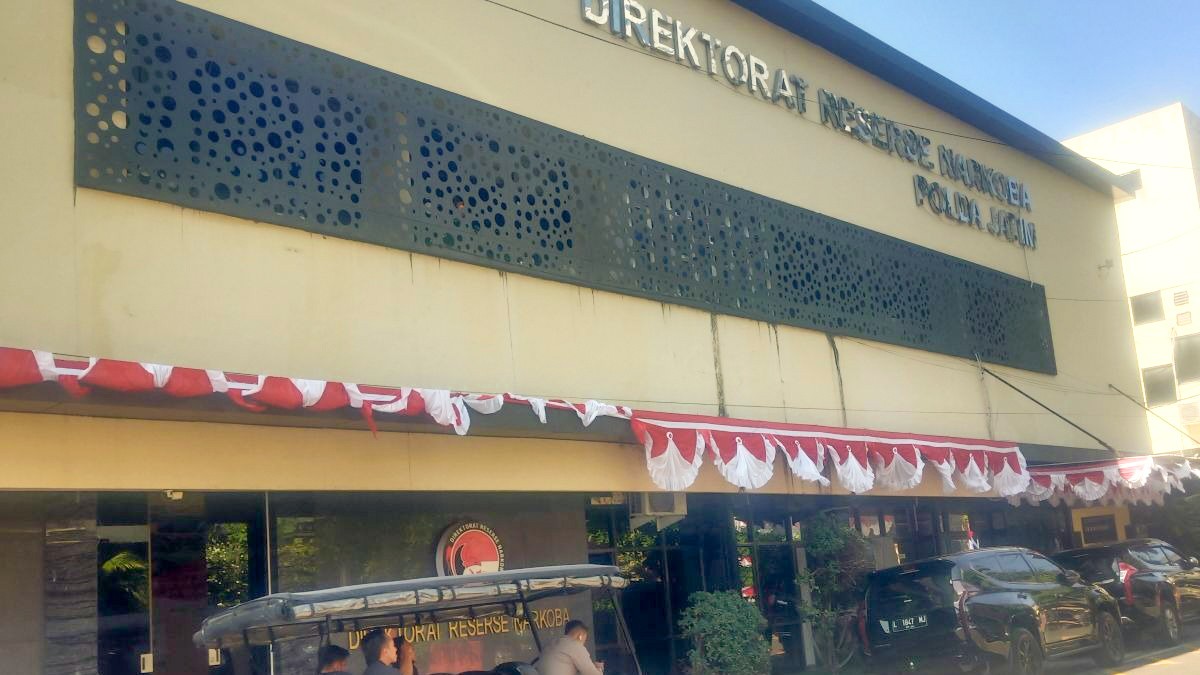 Ditresnarkoba Polda Jatim Amankan Terduga 1 Pengedar dan 5 Pemakai Narkoba dari Sampang