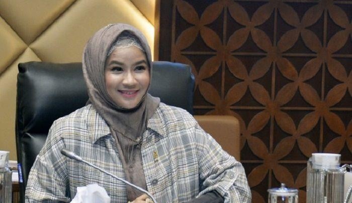 DPR Minta Pekerja Lapor Posko Kemnaker Jika Tak Terima THR