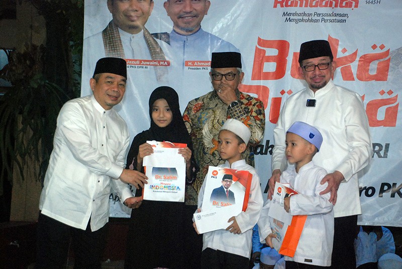Fraksi PKS DPR RI Gelar Buka Puasa dengan Media dan Anak Yatim