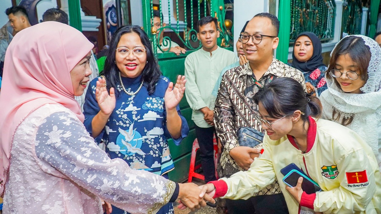 Tokoh Lintas Elemen Halal Bihalal ke Jemursari, Khofifah: Gugurkan Haqqul Adami Kembali jadi Pribadi yang Fitri