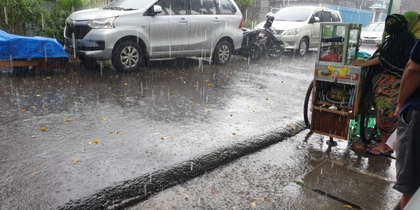 Jakarta Diprakirakan Hujan Ringan Pada Sabtu Siang