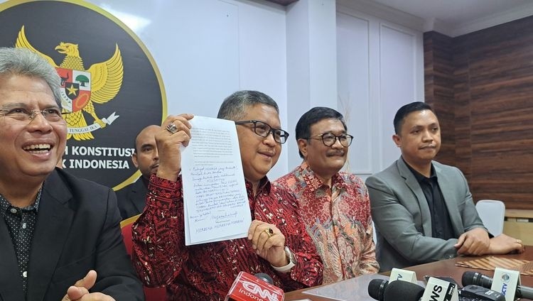 Surat Amicus Curiae Megawati: Semoga Ketok Palu MK, Bukan Palu Godam