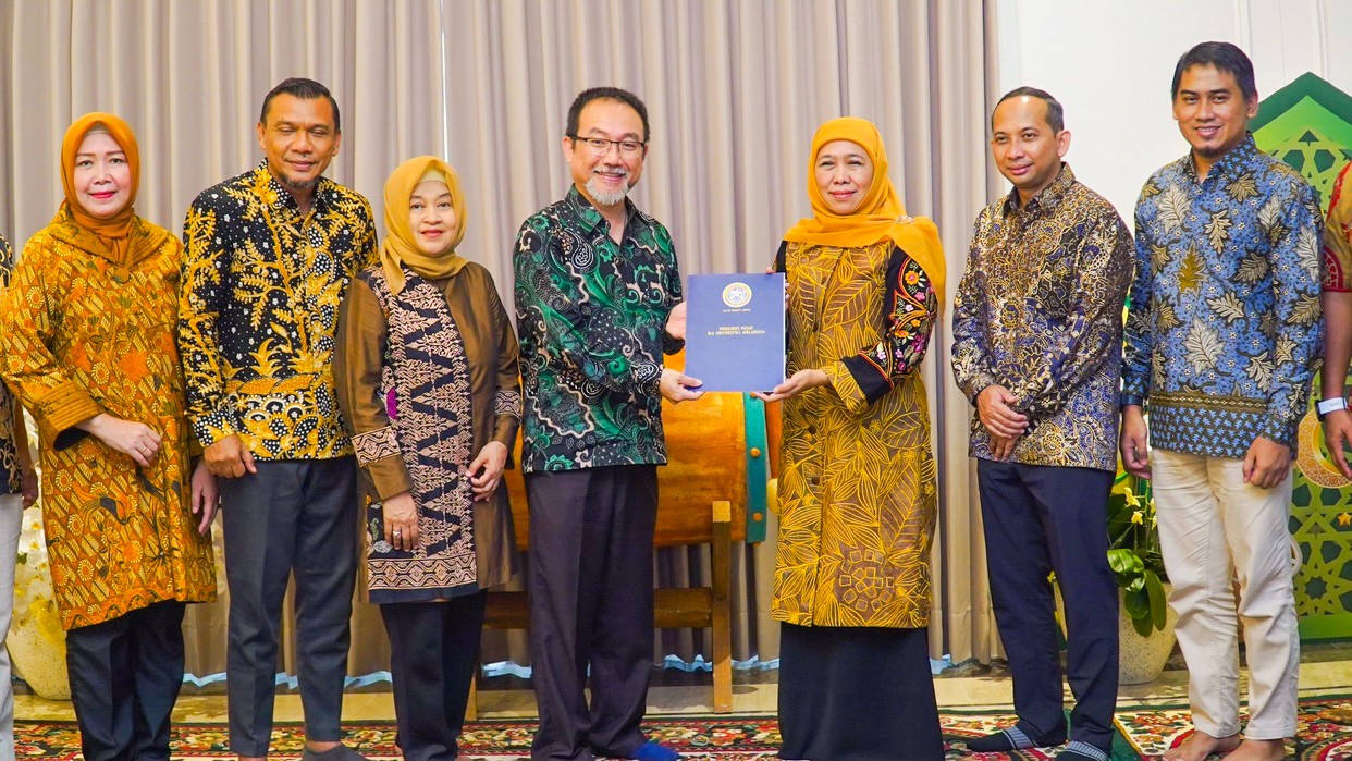 Resmikan IKA Unair Chapter Australia, Khofifah Tingkatkan Sinergi dan Kolaborasi Antara Alumni dengan Almamater Unair