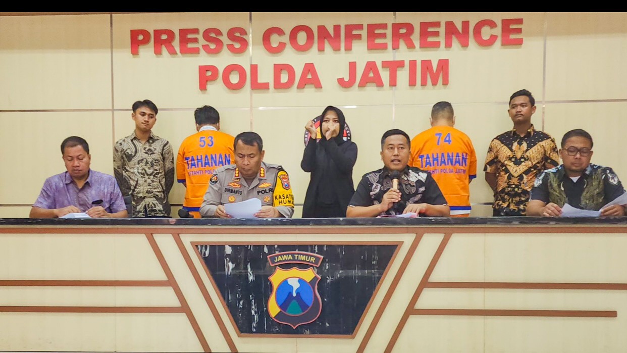 Rugikan Korban 11 Miliar Rupiah, Polda Jatim Bekuk 2 Tersangka Pemalsu Kontrak Fiktif
