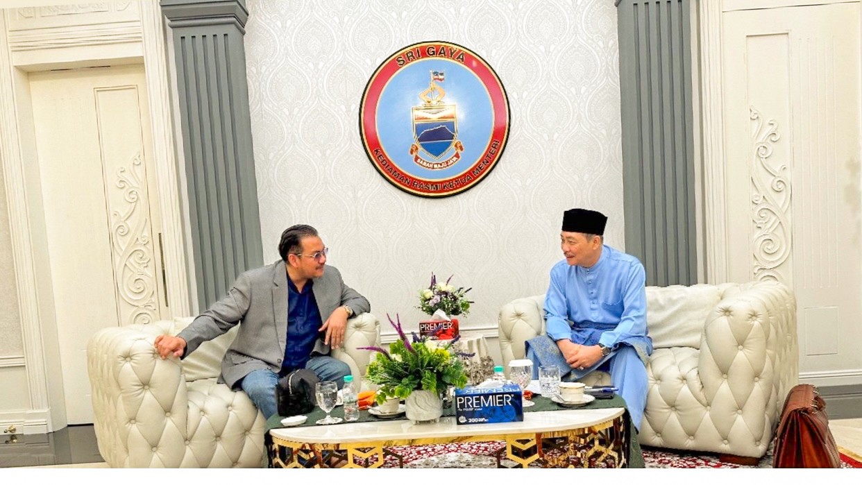Diplomasi Lewat Sastra Akan Lebih Efektif