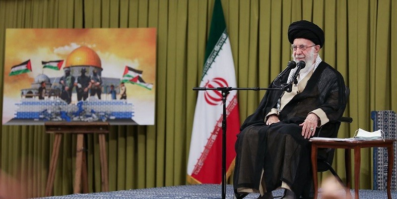 Ayatullah Khamenei: Iran Tidak akan Menunggu Pihak Lain untuk Bantu Palestina 