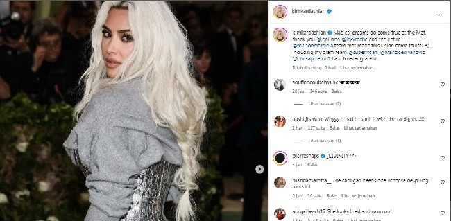 Kim Kardashian Buat Heboh di Met Gala