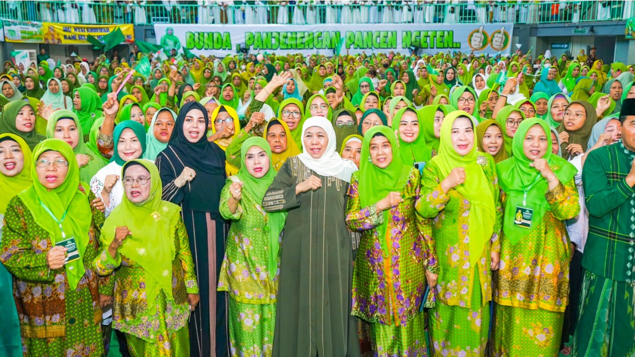 Jelang Keberangkatan Haji, Khofifah Ajak CJH Jatim Doakan Perdamaian Dunia saat Wukuf di Arofah