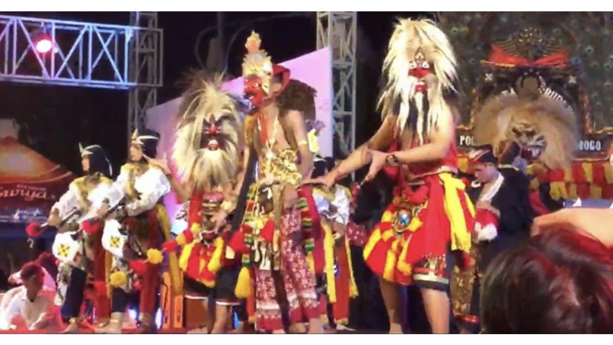 Pelajar Tuna Netra Persembahkan Tarian Reog dalam Ponorogo Creative Festival