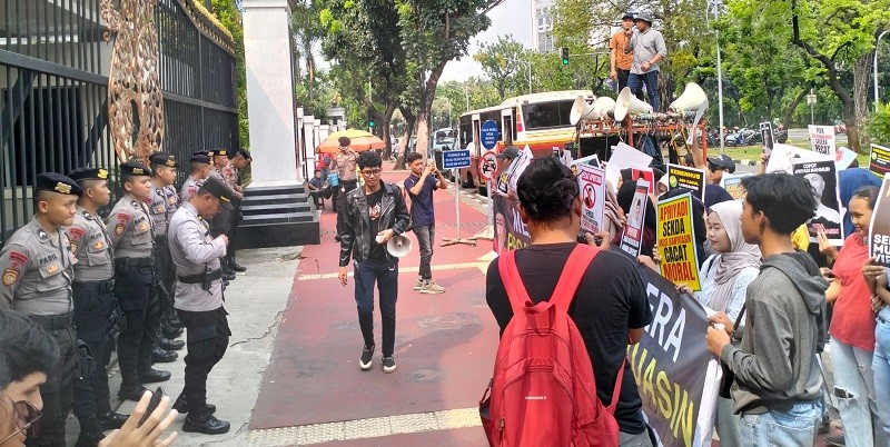 Puluhan Aktivis Gelar Aksi di Depan Kemendagri, Minta Sekda Musi Banyuasin Dicopot