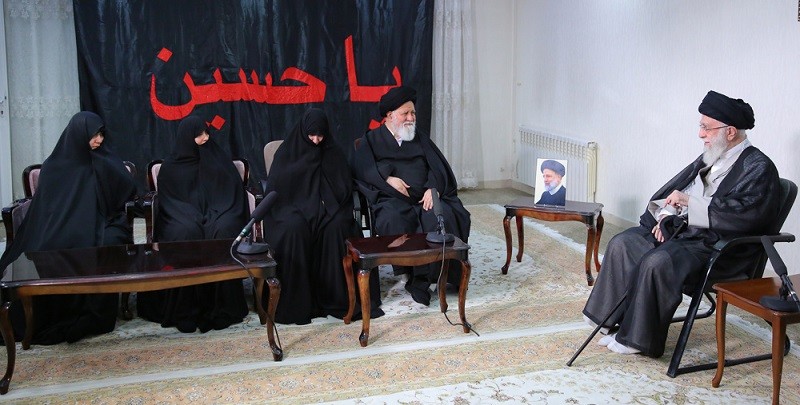 Ayatullah Khamenei: Hadirnya Jutaan Orang Saat Pemakaman Raisi menunjukkan kekuatan Iran