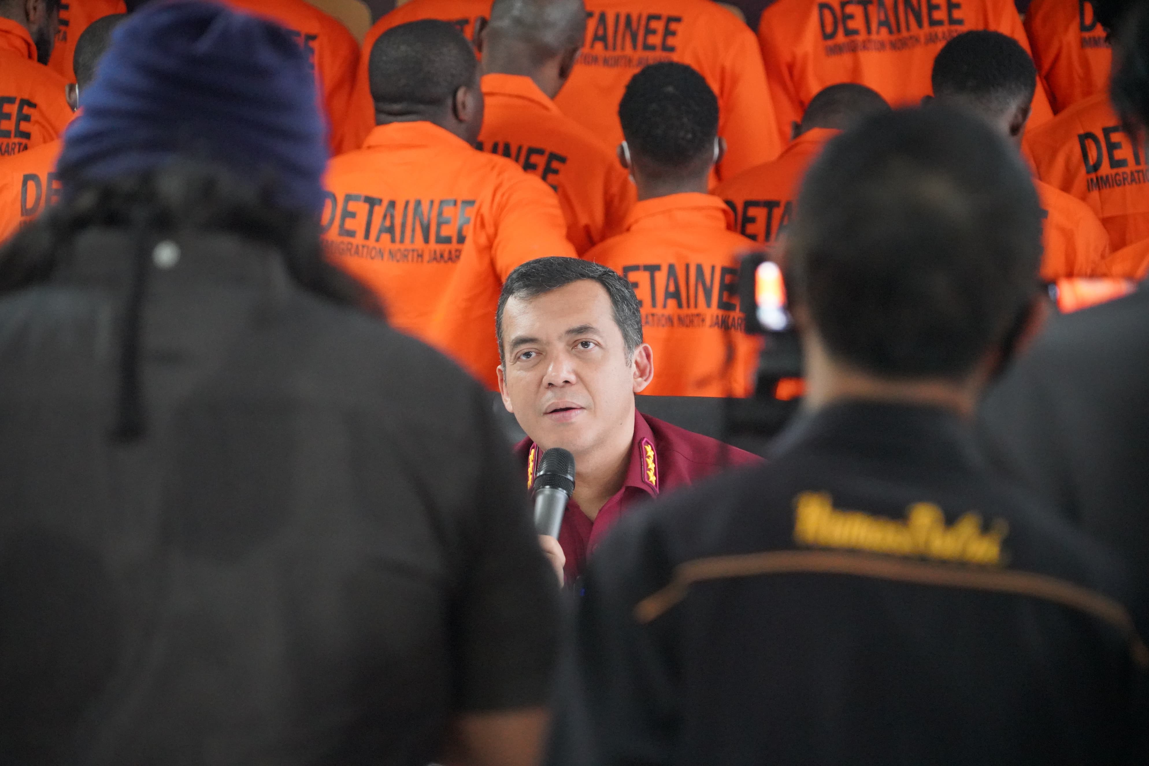 Setiap Bulan Dirjen Imigrasi Menindak 352 Orang Asing