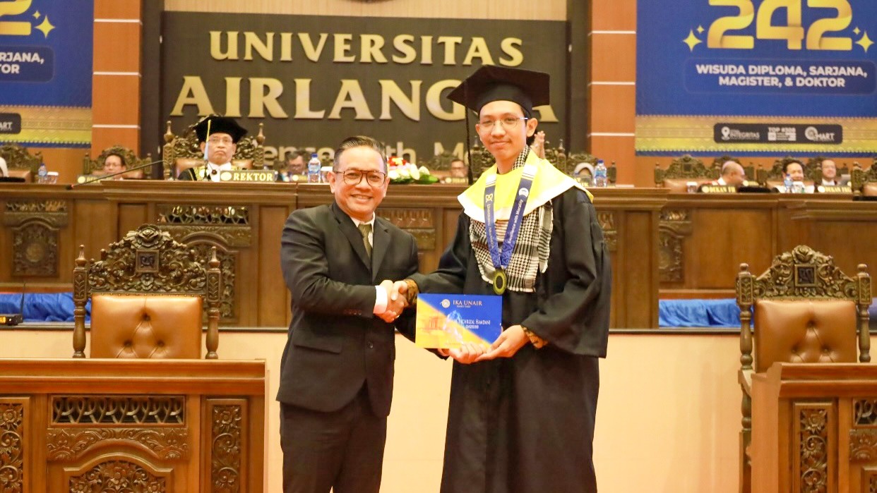 Wisudawan dan Alumni UNAIR Sampaikan Rasa Bangga Atas Peningkatan Ranking Dunia 308