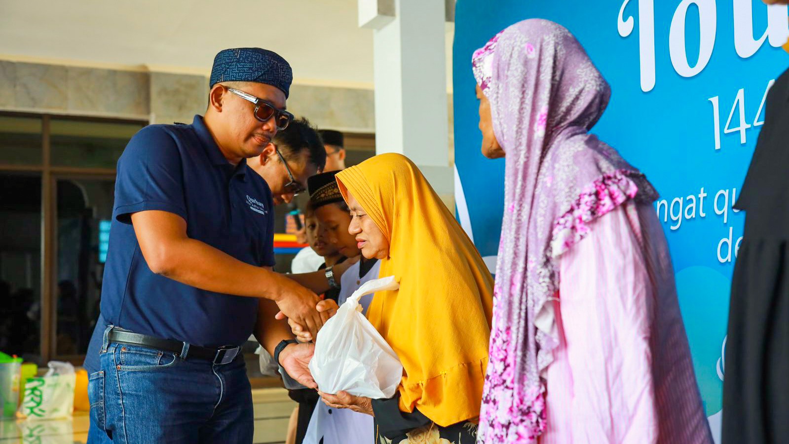 Peringati Idul Adha 1445 H, PLN Salurkan 15.000 Paket Daging Kurban di Jatim
