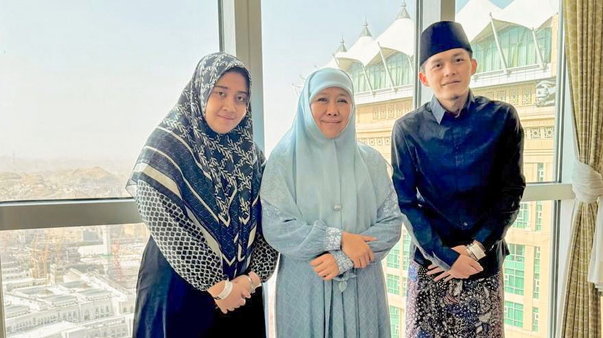 Khofifah-Gus Iqdam Bertemu di Mekkah, Ajang Silaturahmi Hingga Tukar Pikiran