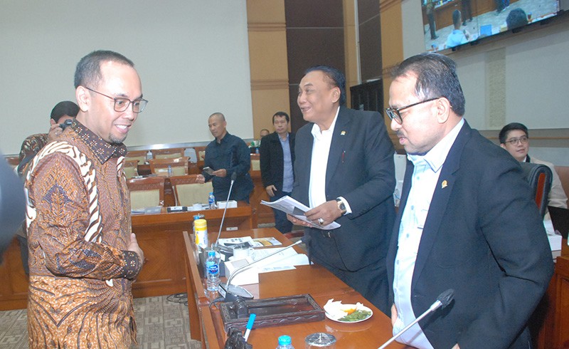 Komisi III DPR Raker Dengan PPATK
