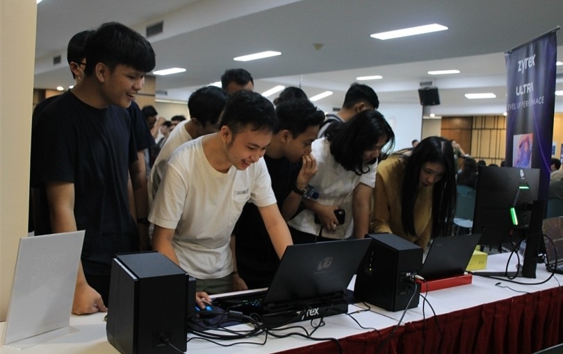 Zyrex Perkenalkan Brand Ambassador Terbarunya di Ajang "Zyrex Campus Tour"