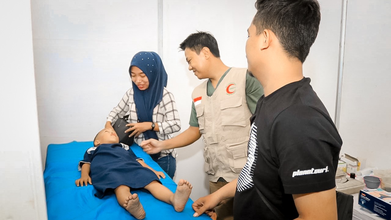 198 Anak Dhuafa Disunat Gratis oleh PLN Jatim