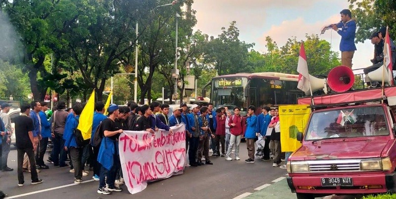 Tolak Pembangunan Sutet di Jakut dan Jaktim, Demo PMII DKI di Balai Kota Diwarnai Kericuhan 