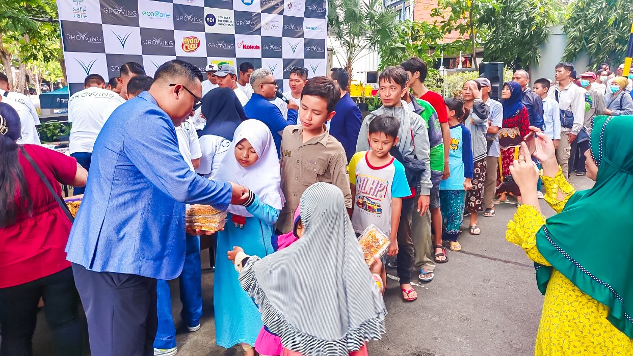 Satu Tahun Bertumbuh, Satu Semangat Berbagi dari The Southern Hotel Surabaya