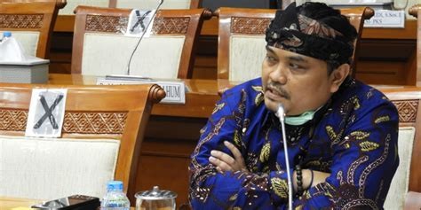 Komisi IX DPR Minta Kemenkes Beri Penjelasan Mahalnya Harga Obat dan Alkes