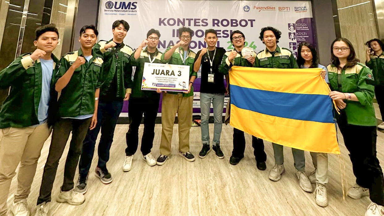 Kontingen Robotika Unair Raih Juara 3 di Kontes Robot Indonesia