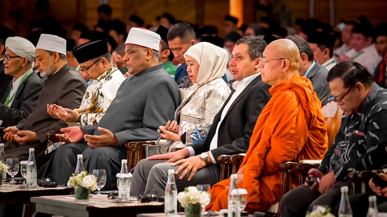 Bawa Pesan Perdamaian Abu Dhabi, Khofifah Apresiasi Semangat Grand Sheikh Al-Azhar Mesir