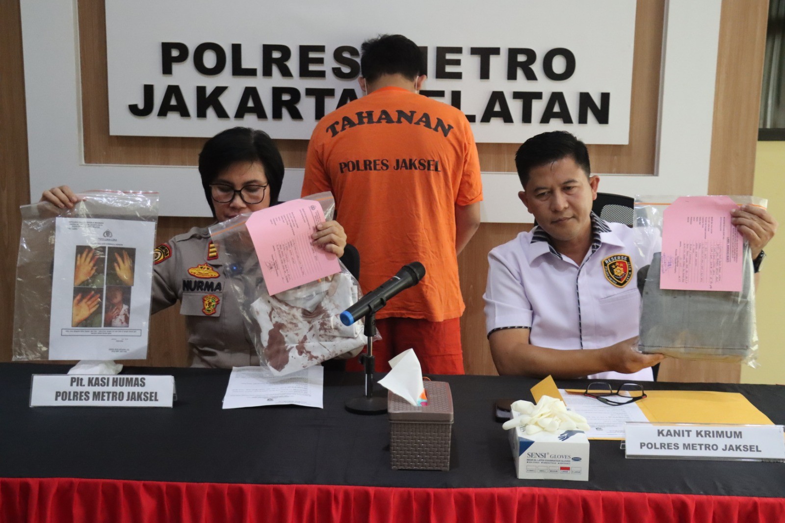 Tolak Ajakan Hubungan Badan, Wanita di Jaksel Ditusuk Lehernya