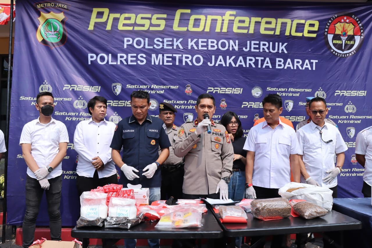 Polisi Ungkap Peredaran 6,6 Kg Sabu dan Sinte di Sparepart Kendaraan 