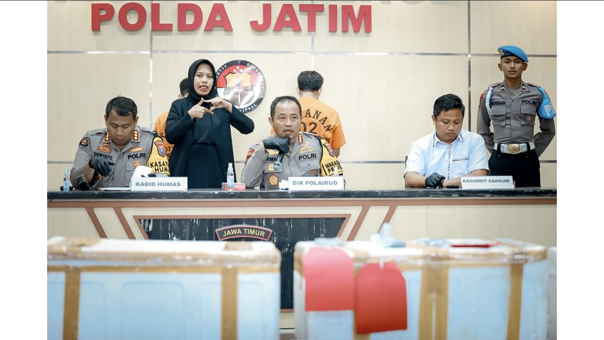 2 Penjual Benih Lobster Tanpa Izin Ditangkap Ditpolairud Polda Jatim di Banyuwangi