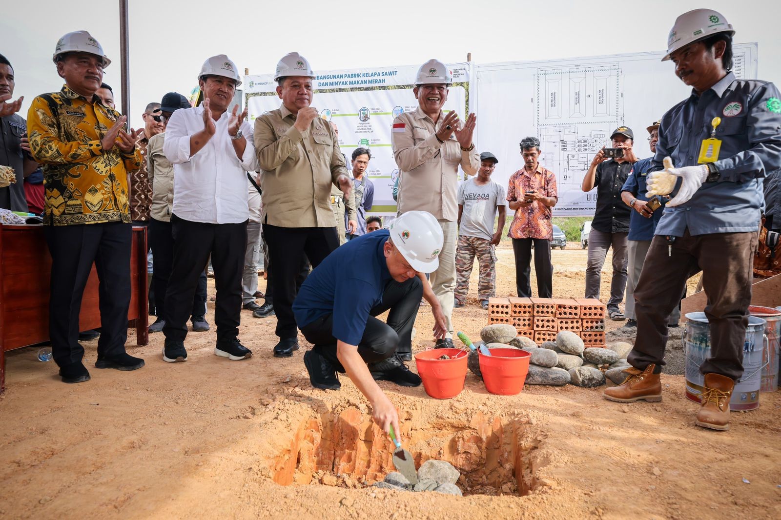 Menkop Yakin Minyak Makan Merah Sejahterakan Petani
