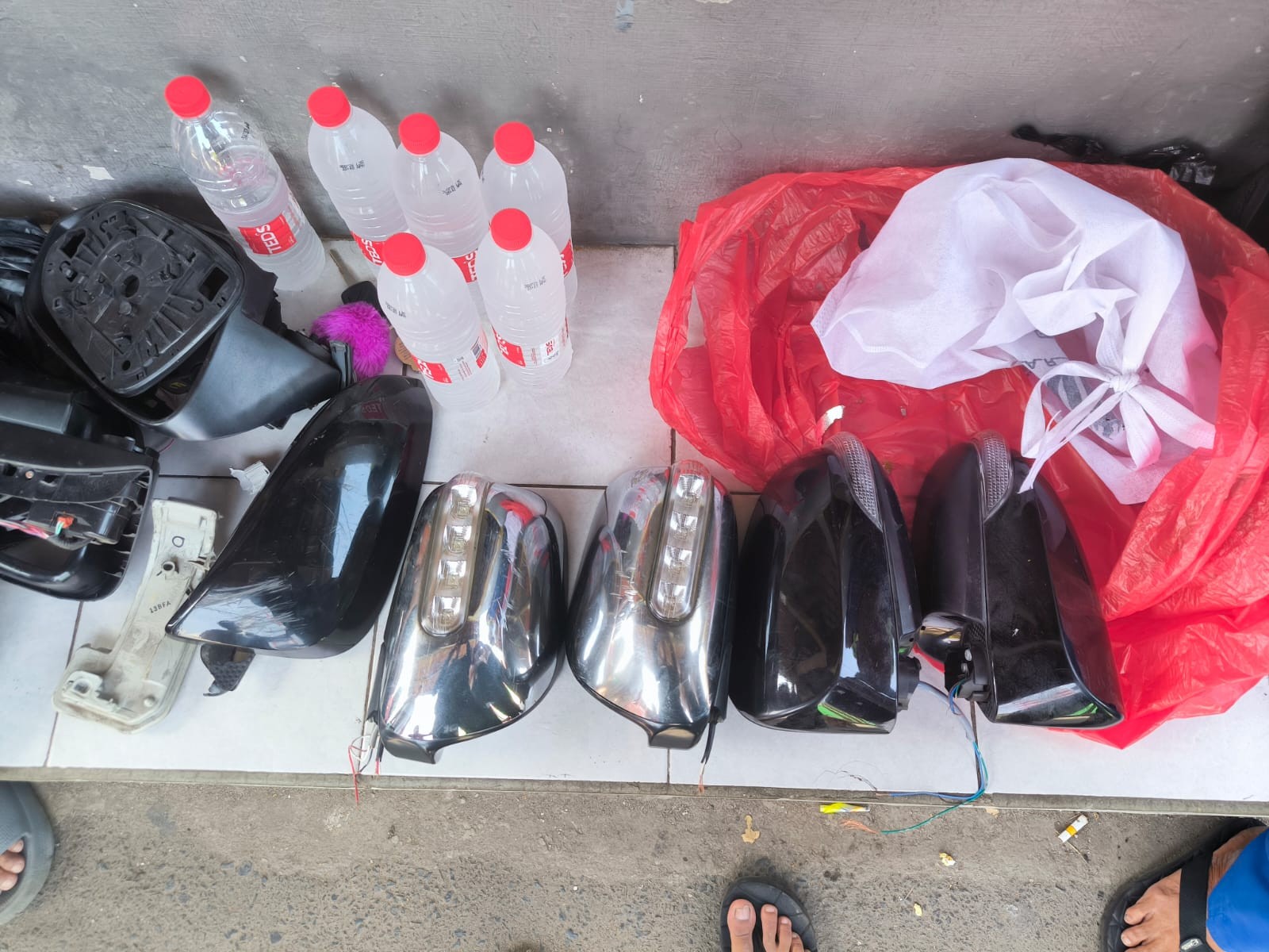 Tabrak Trotoar, Satu Pelaku Pencurian Spion Mobil Tewas
