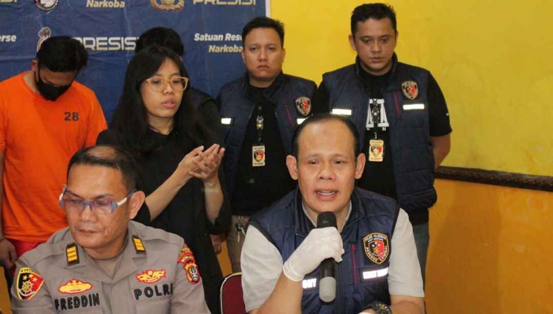 Gegara Cinta Segitiga, Pemulung di Palmerah Kena Peluru Nyasar 