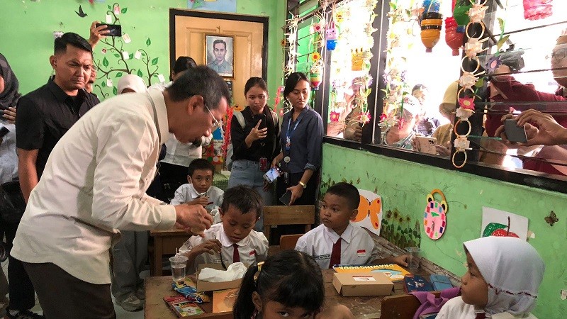 Heru Budi Uji Coba Makan Bergizi Gratis di SDN 07 Cideng, Jakarta Pusat 